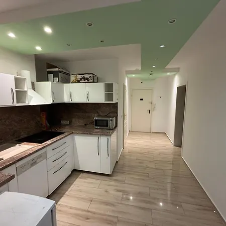In Apartman *